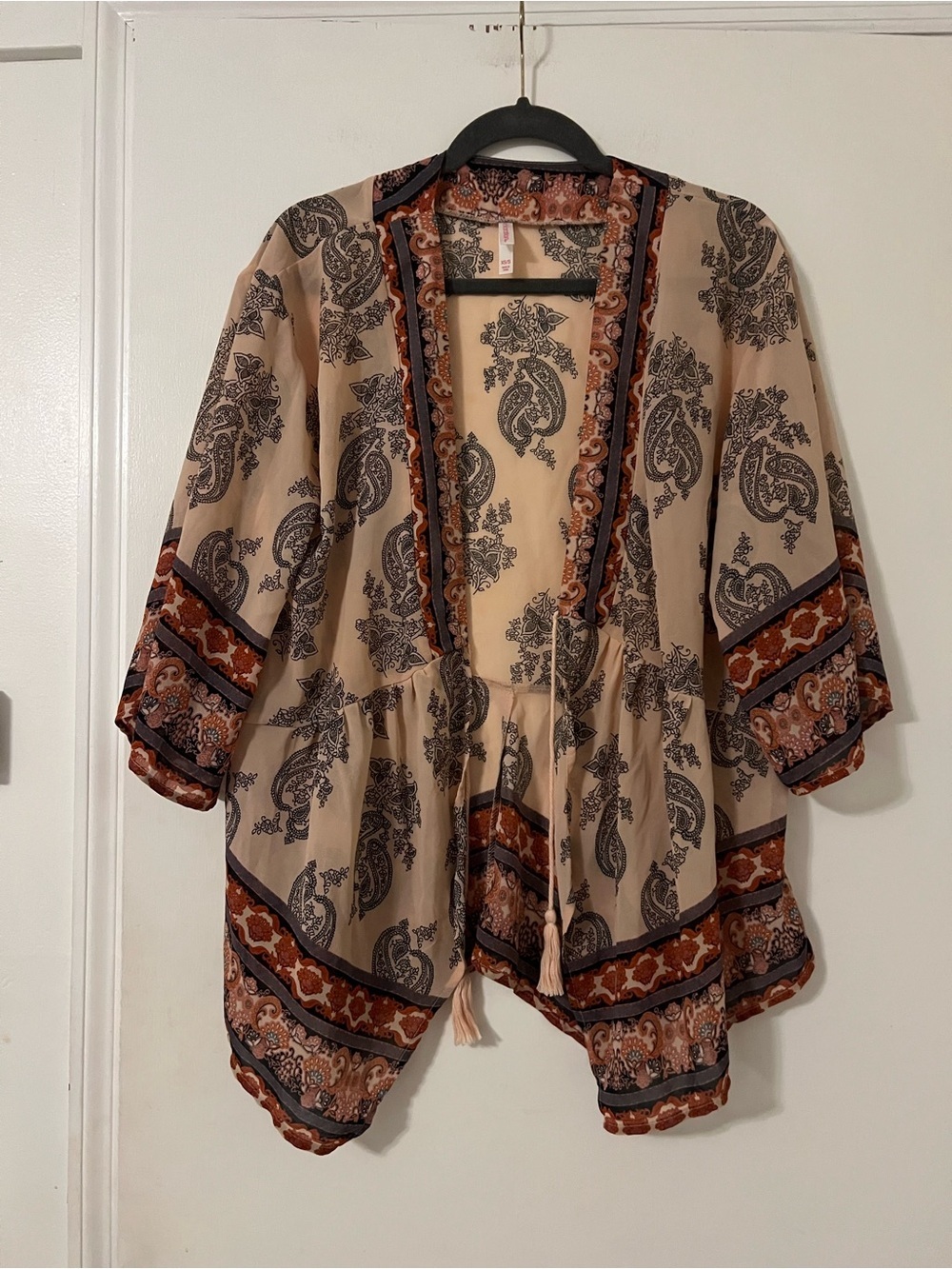 Xhilaration Cream Paisley Kimono with Rust and Black Accents size S (L101)